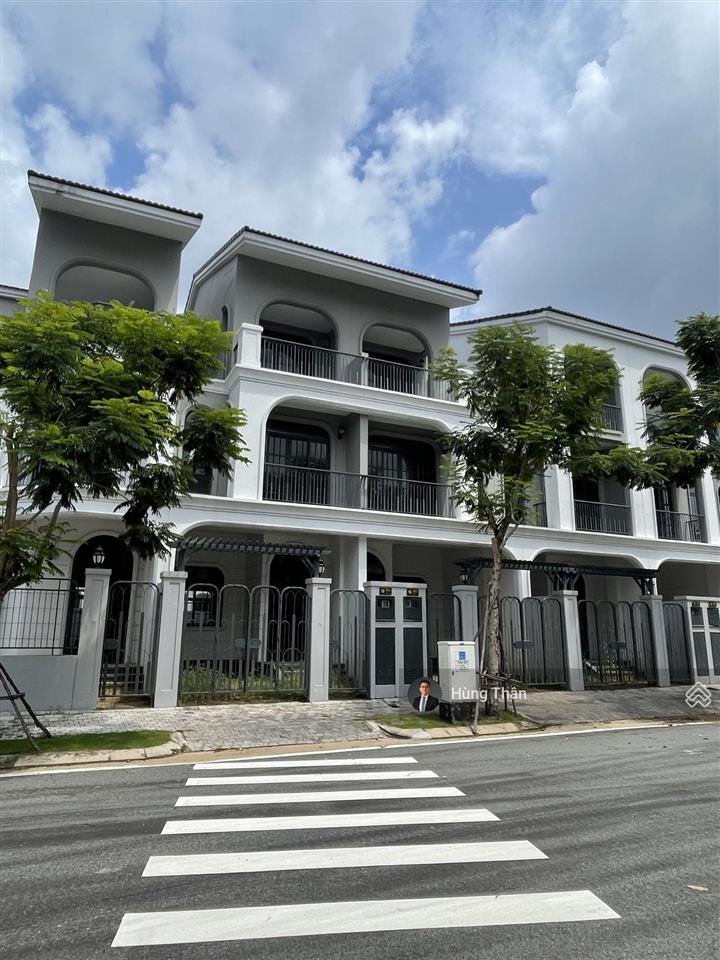 Chính chủ gửi bán nhanh căn góc cách sông, công viên chỉ 50m trong khu biệt lập palm city