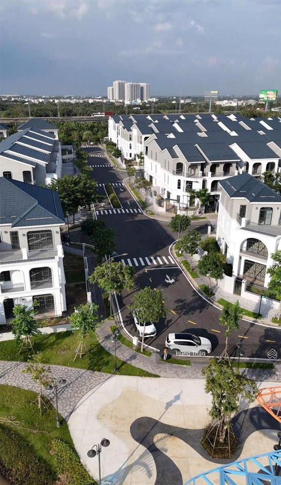 Chính chủ gửi bán nhanh căn góc cách sông, công viên chỉ 50m trong khu biệt lập palm city