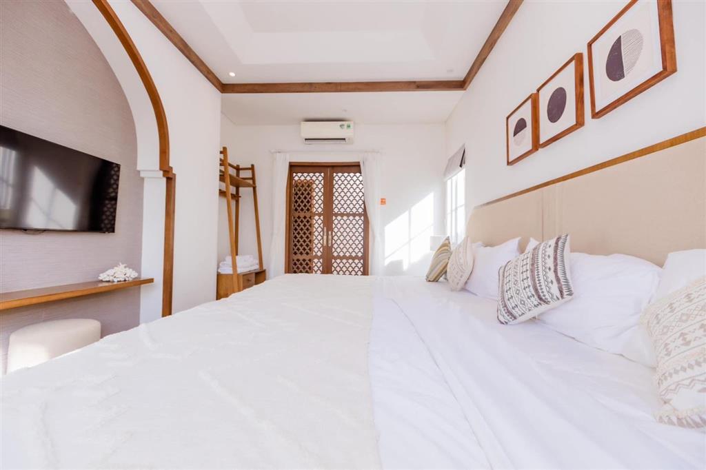 Duy nhất căn biệt thự 200m2 giá chỉ 4,7 tỷ chủ nhà cần bán nhanh,  em thân novaland 0909 090 ***