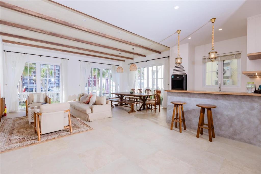Duy nhất căn biệt thự 200m2 giá chỉ 4,7 tỷ chủ nhà cần bán nhanh,  em thân novaland 0909 090 ***