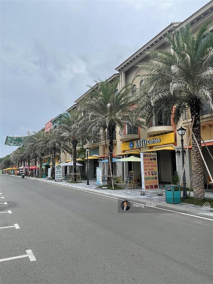 Chính chủ gửi bán căn shophouse trực diện quảng trường phố đi bộ bikini beach giá 7,5 tỷ công chứng
