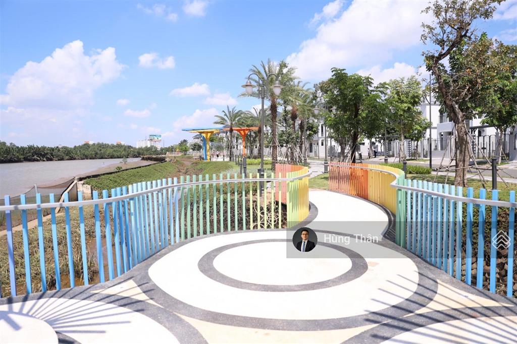 Chính chủ gửi bán căn biệt thự trực diện mặt sông rạch chiếc (chỉ 1 căn duy nhất), sổ hồng riêng