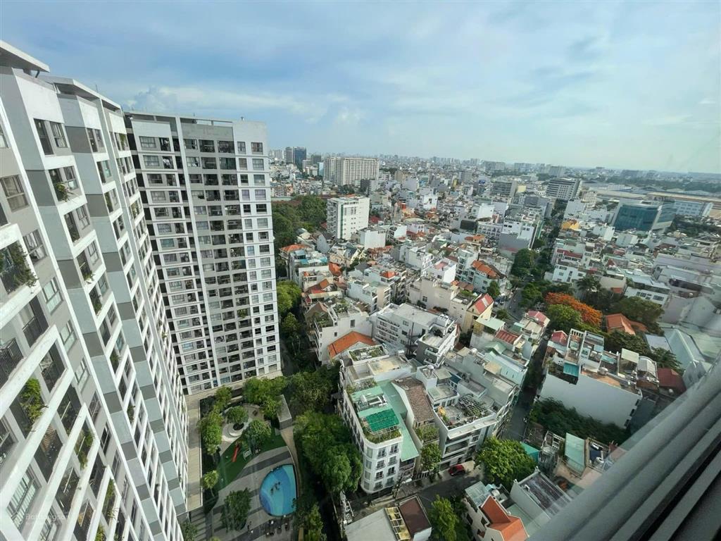 Cho thuê căn góc 3pn rộng nhất dự án, 2 ban công, giá tốt, tòa botanica premier đối diện vn airline