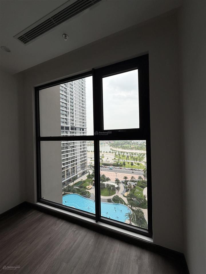 Cho thuê căn 1 phòng ngủ view pháo hoa tòa opus one, nội thất cơ bản giá chỉ 8 triệu