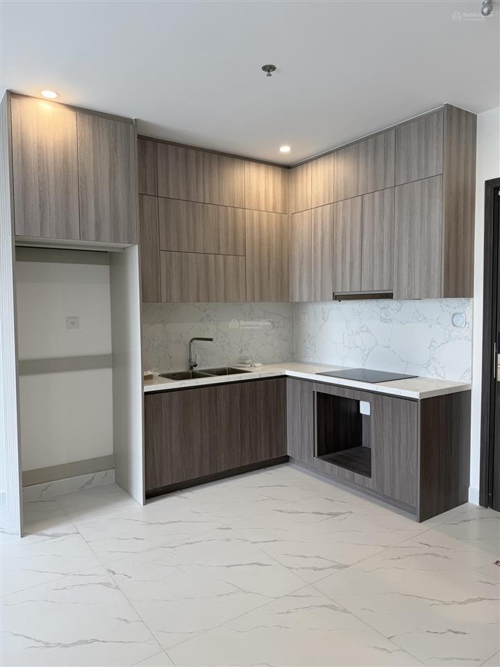 Cho thuê căn 1 phòng ngủ view pháo hoa tòa opus one, nội thất cơ bản giá chỉ 8 triệu