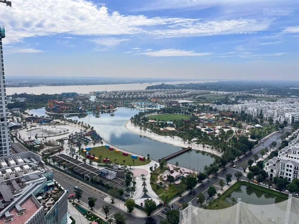 Cho thuê căn 3 phòng ngủ 85m2, nội thất cơ bản cđt, nhà mới, gần vincom