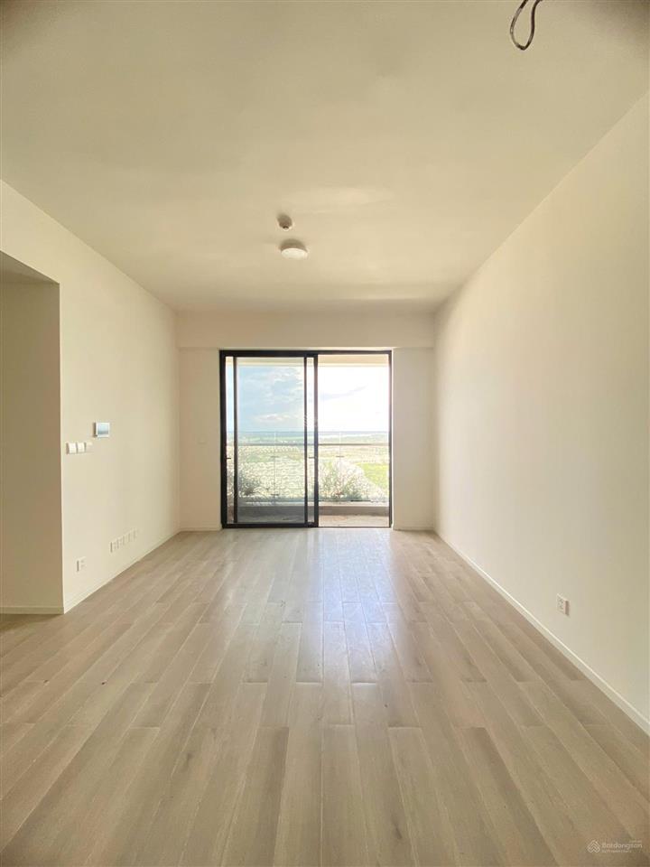 Cho thuê căn 3 phòng ngủ 85m2, nội thất cơ bản cđt, nhà mới, gần vincom
