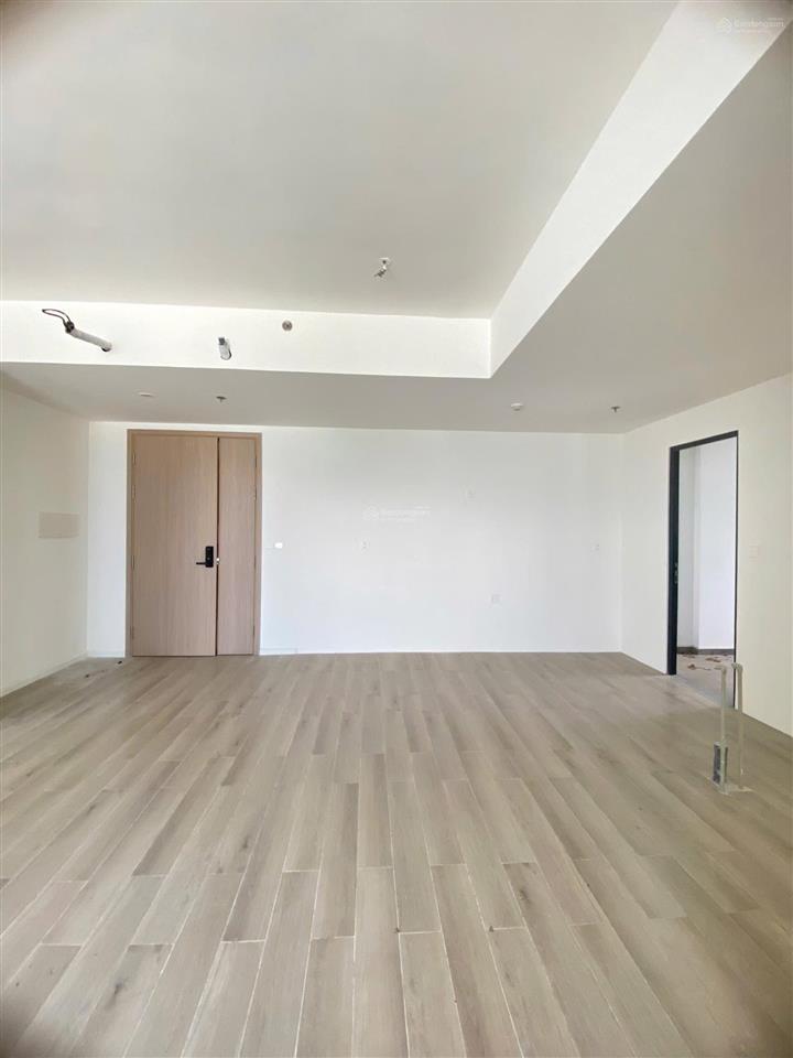 Cho thuê căn 3 phòng ngủ 85m2, nội thất cơ bản cđt, nhà mới, gần vincom