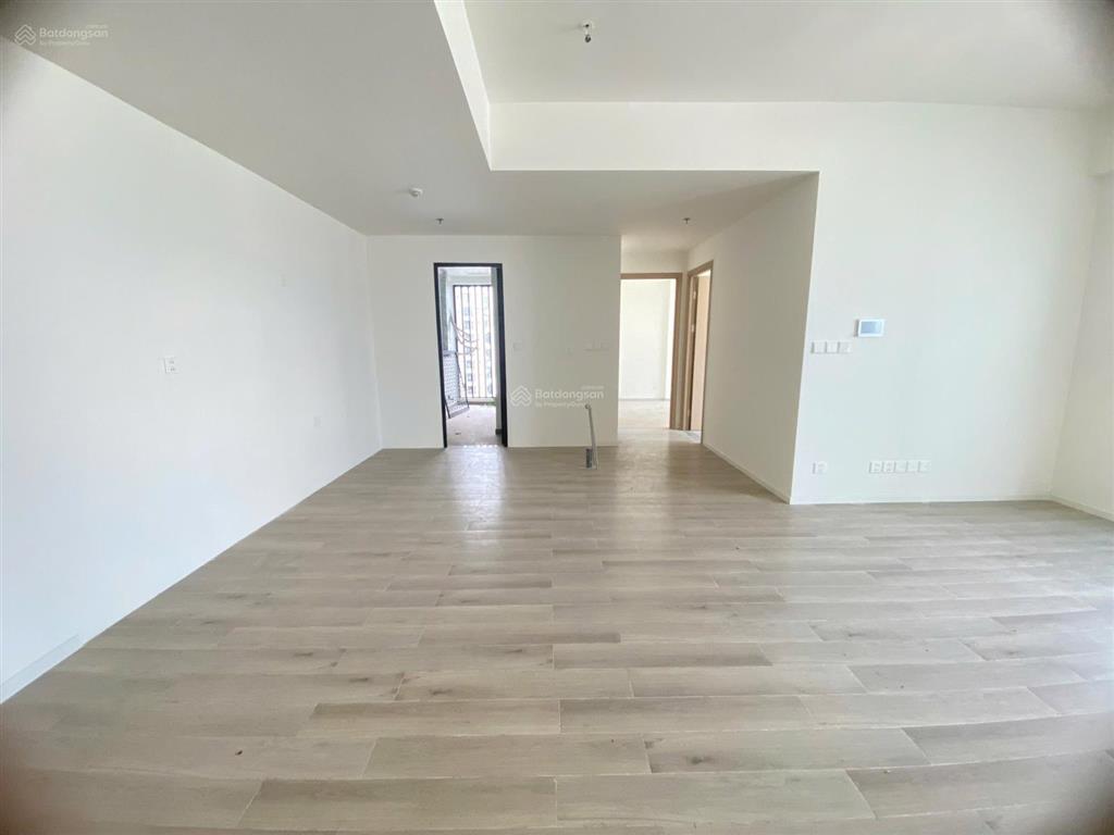 Cho thuê căn 3 phòng ngủ 85m2, nội thất cơ bản cđt, nhà mới, gần vincom