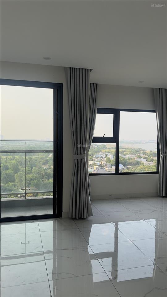 Cho thuê căn 3 phòng ngủ 85m2, nội thất cơ bản cđt, nhà mới, gần vincom