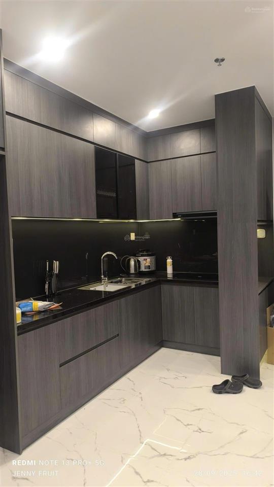 Cho thuê căn 1 phòng ngủ, full nội thất luxury, khu glory heights kế bên tttm vincomgiá 9 triệu