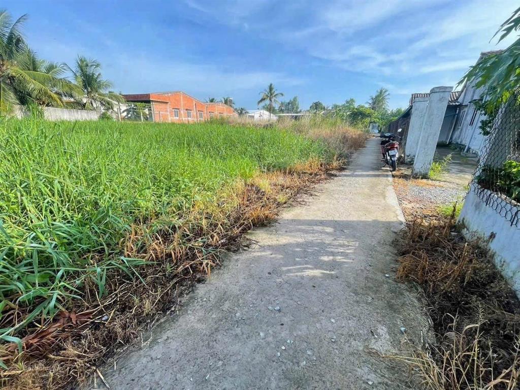 Bán 4,2x25 m đất thổ cư đường thông, dân đông, gần nhiều kho xưởng, cách tỉnh lộ 827b 200 m