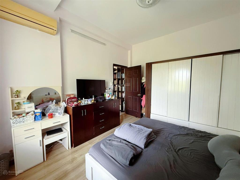 Cho thuê cc 5 tầng thang bộ lầu 1, 2pn, 2vs, 86m2 , 13 triệu vnd, q2, hcm, full nội thất