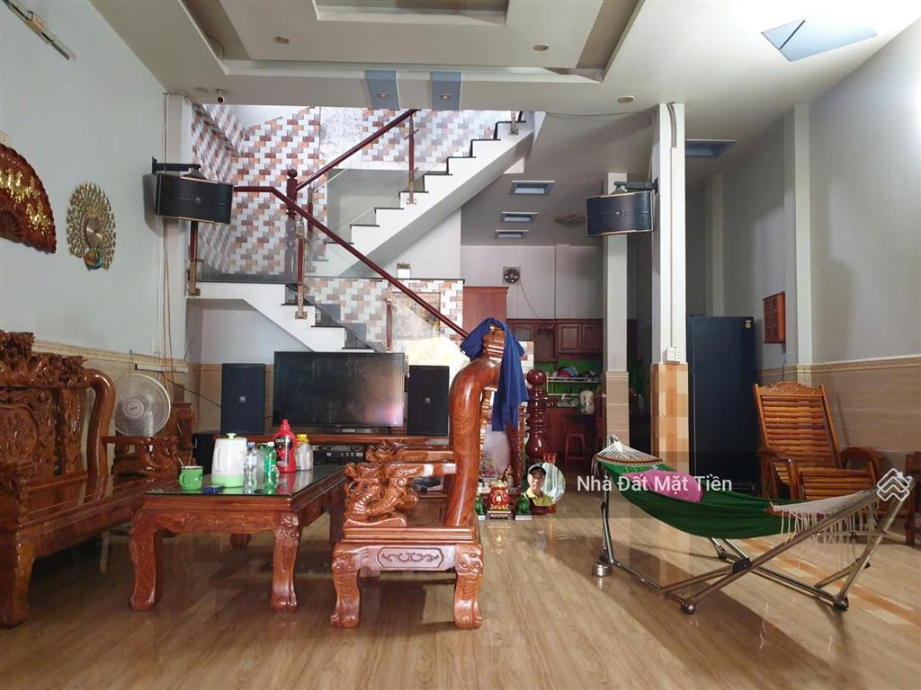 Bán gấp nhà mặt tiền trần văn mười 6m*23m, 01 lầu, gần chợ đại hải hóc môn