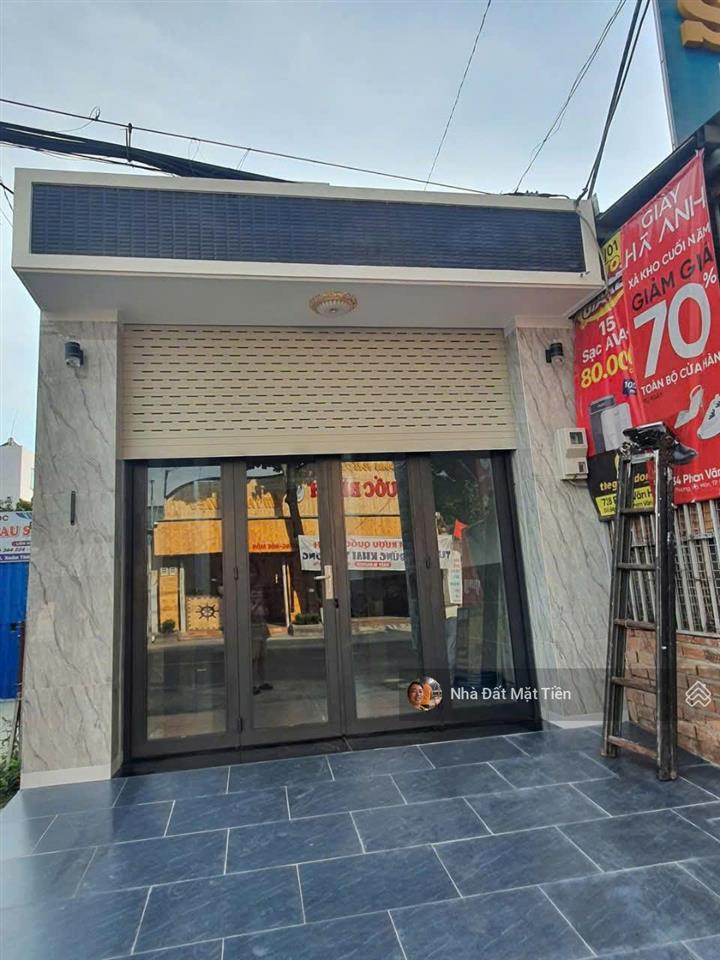 Hot  nhà 02 lầu + sân thượng dt 4x40m (5pn) mặt tiền trần văn mười, gần chợ đại hải h.môn