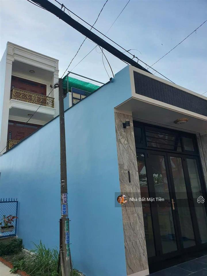 Hot  nhà 02 lầu + sân thượng dt 4x40m (5pn) mặt tiền trần văn mười, gần chợ đại hải h.môn