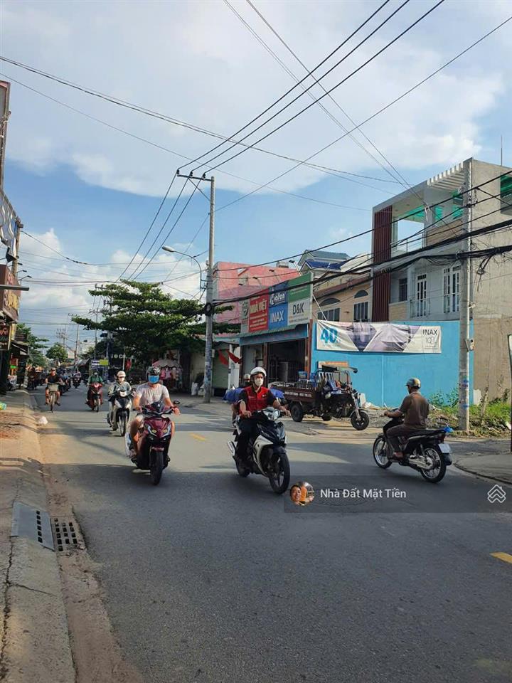 Hot  nhà 02 lầu + sân thượng dt 4x40m (5pn) mặt tiền trần văn mười, gần chợ đại hải h.môn