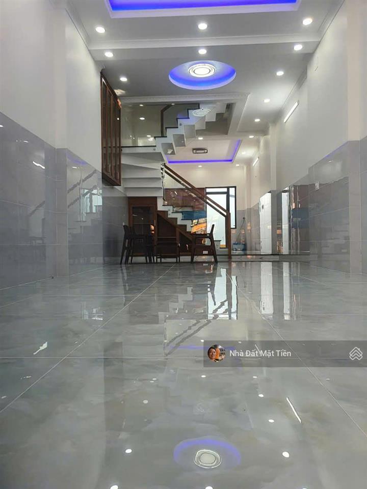 Hot  nhà 02 lầu + sân thượng dt 4x40m (5pn) mặt tiền trần văn mười, gần chợ đại hải h.môn