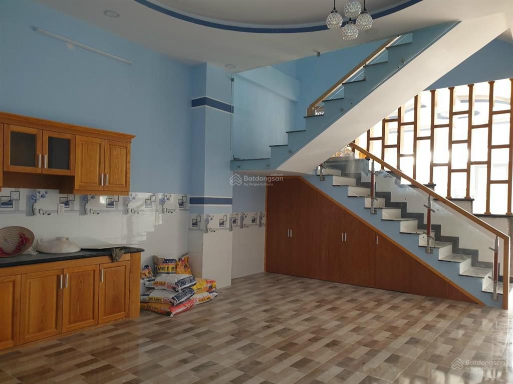 Nhà 2 lầu dt 6x22, mặt tiền huỳnh thị mài, gần trường tiểu học tân hiệp hóc môn