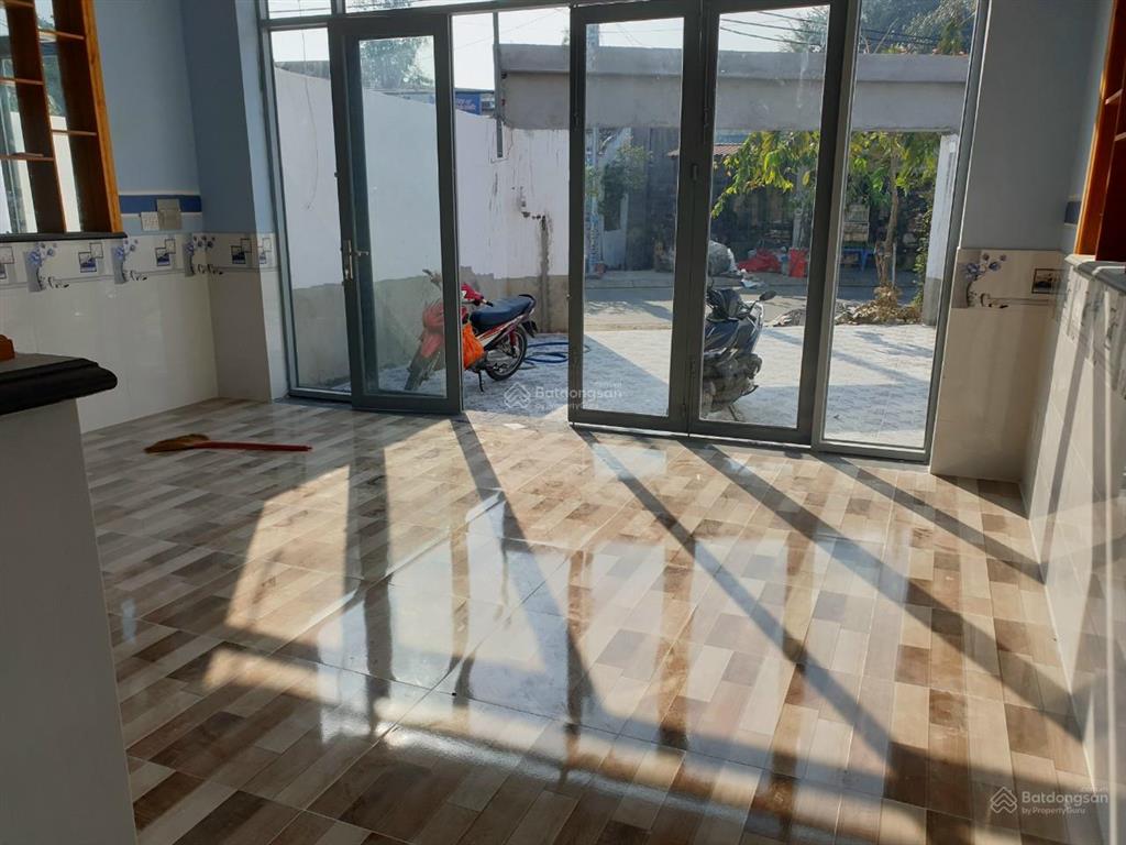 Nhà 2 lầu dt 6x22, mặt tiền huỳnh thị mài, gần trường tiểu học tân hiệp hóc môn