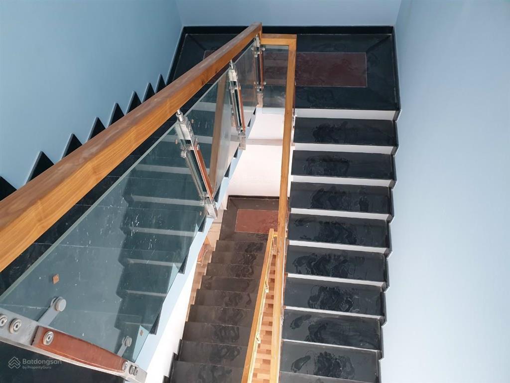Nhà 2 lầu dt 6x22, mặt tiền huỳnh thị mài, gần trường tiểu học tân hiệp hóc môn