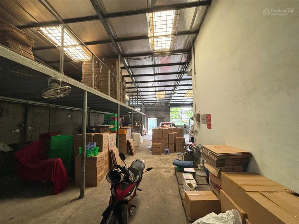 Bán gấp nhà xưởng dt 12x40, đường nhựa 12m, gần chợ đầu mối  hóc môn