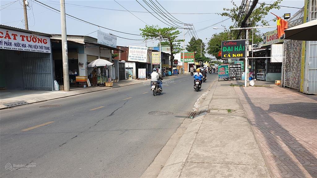 Hot  bán gấp nhà 6m x 40m, mặt tiền phan văn hớn, gần công viên sinh thái