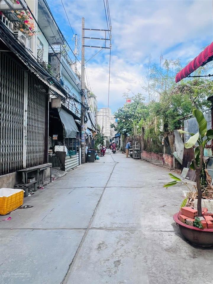 Nhỉnh 5 tỷ  bán nhà cấp 4, 2pn95m25x19  hẻm xe hơi thông  khu tên lửa, ngay sau aeon bình tân