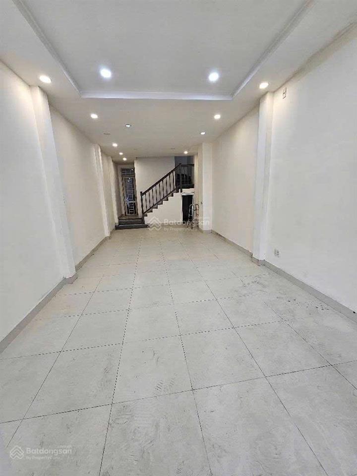 Nhà 3 tầng kiên cố  72m2  4x18  hẻm 12m contener  ngay võ văn kiệt, giáp quận 6  chỉ nhỉnh 6ty