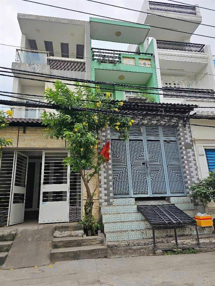 Nhà 3 tầng kiên cố  72m2  4x18  hẻm 12m contener  ngay võ văn kiệt, giáp quận 6  chỉ nhỉnh 6ty
