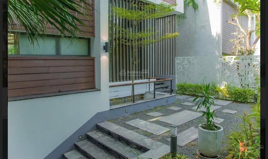 Bán gấp biệt thự mặt hồ flamingo đại lải ,giá đầu tư làm việc trực tiếp với chủ nhà