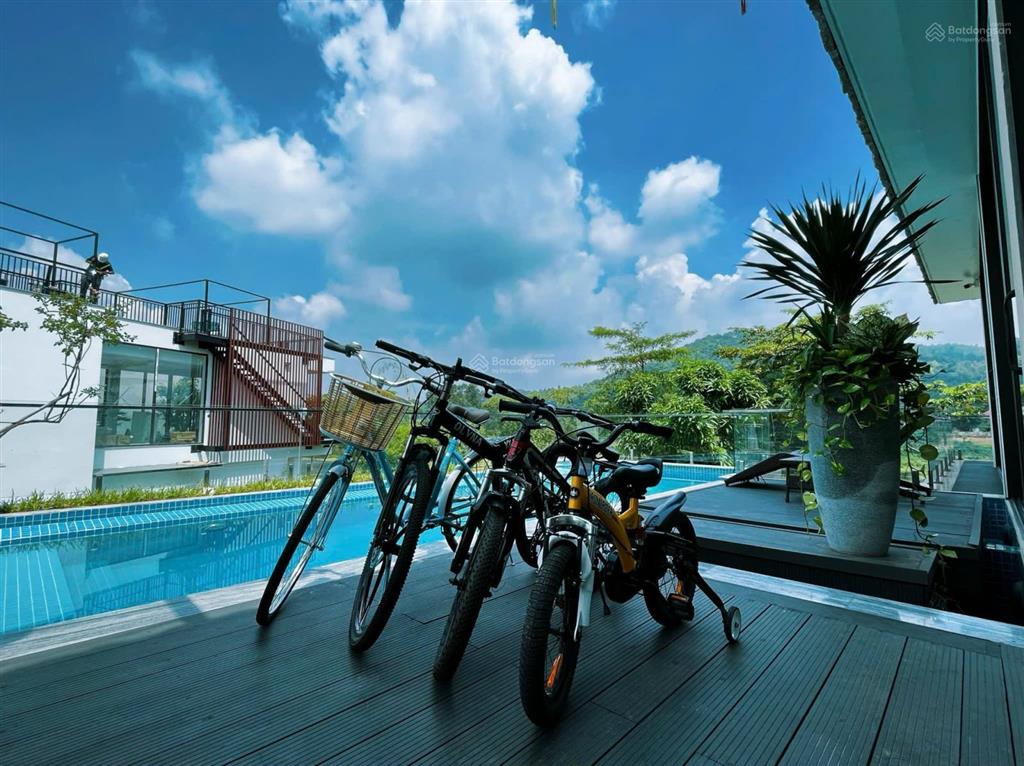 Bán gấp biệt thự mặt hồ phân khu venus  flamingo đại lải resort