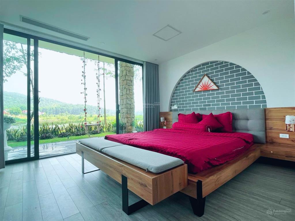 Bán gấp biệt thự mặt hồ phân khu venus  flamingo đại lải resort