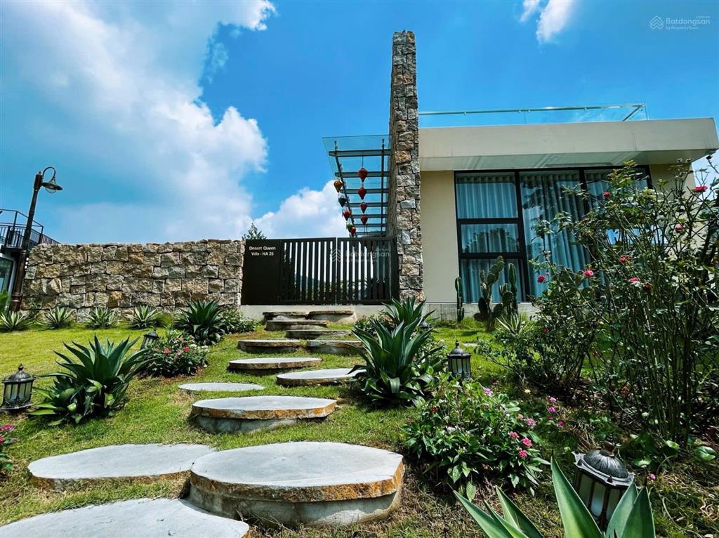 Bán gấp biệt thự mặt hồ phân khu venus  flamingo đại lải resort