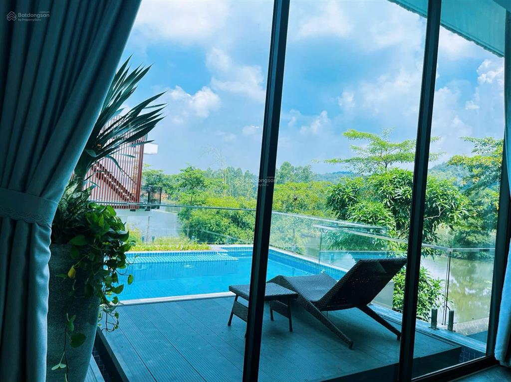 Bán gấp biệt thự mặt hồ phân khu venus  flamingo đại lải resort