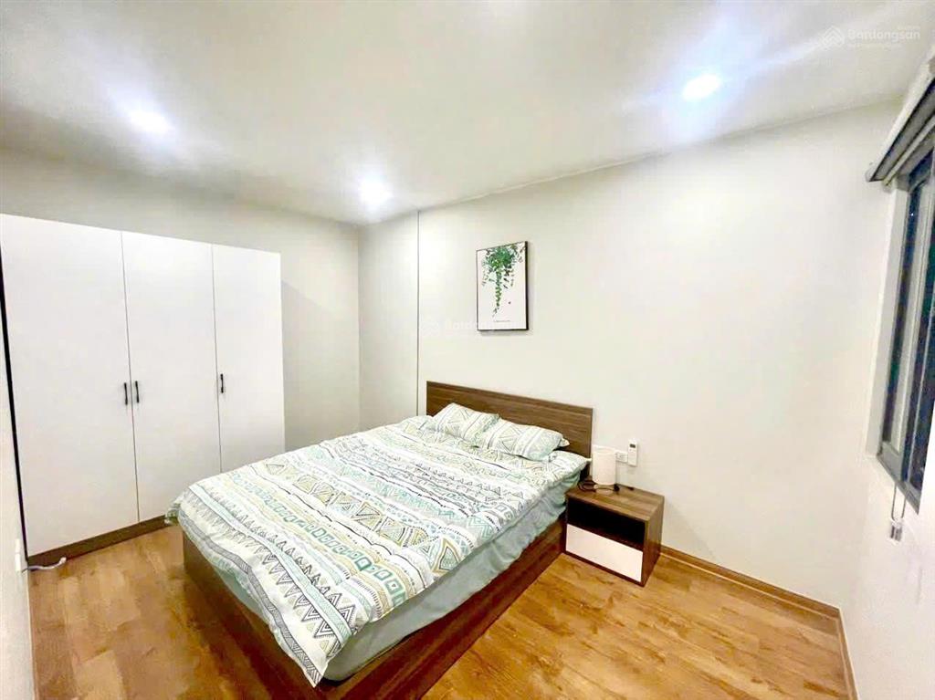 Cho thuê căn 3pn 2wc tại rose town 79 ngọc hồi, giá 12 triệu, 93m2, view đẹp ở luôn