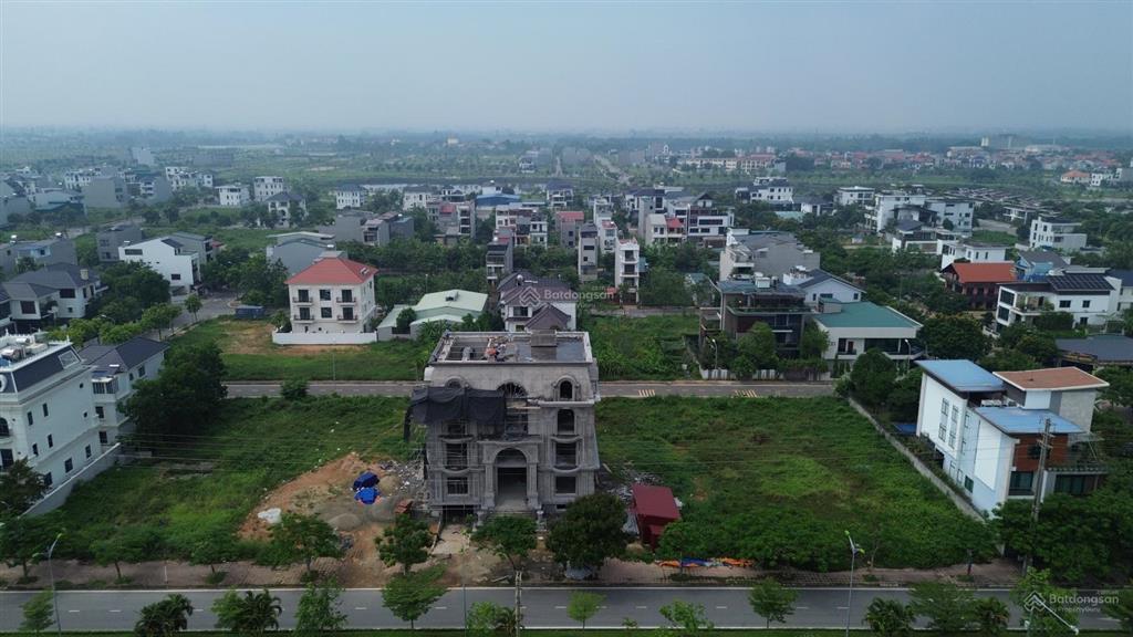 Chính chủ gửi bán lô góc  sẵn bìa  vị trí đẹp  giá tốt  kđt nam vĩnh yên