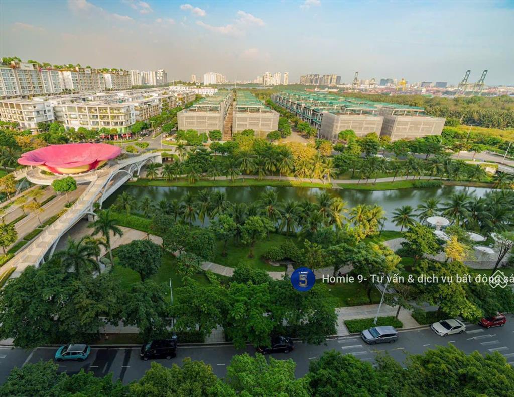 Chuyển nhượng căn 2pn sarimi view công viên, full nội thất, giá chỉ 18.7 tỷ