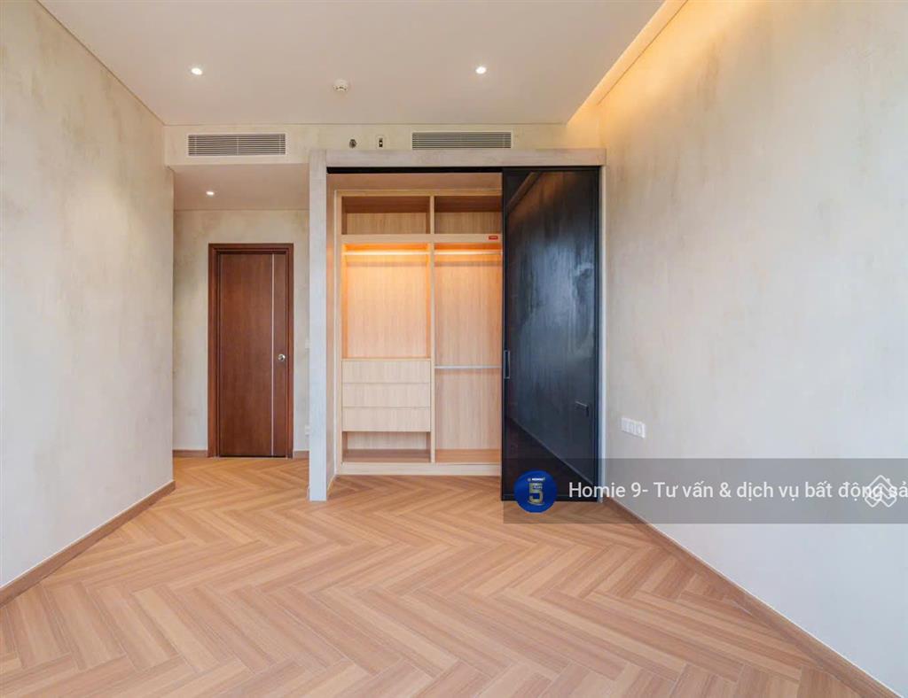 Chuyển nhượng căn 2pn sarimi view công viên, full nội thất, giá chỉ 18.7 tỷ