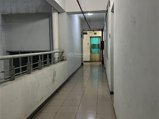 Bán căn hộ phú thọ khu trung tâm. diện tích 60m2, 2 phòng ngủ, 1 vệ sinh, giá bán 3.7 tỷ, có sổ