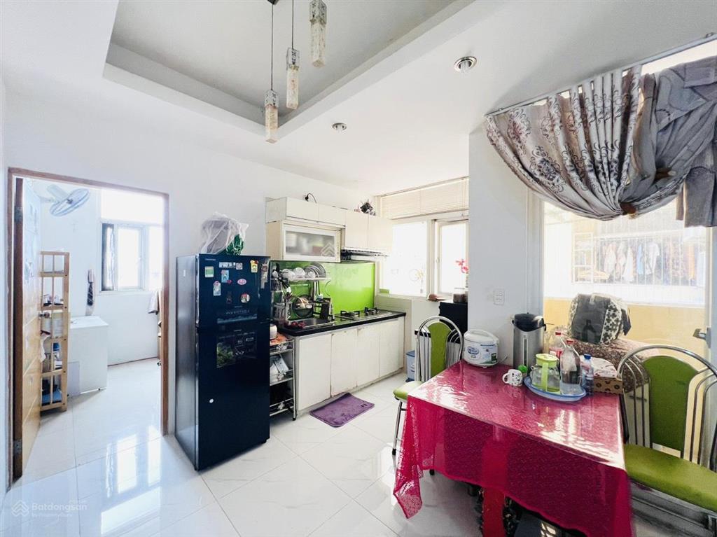 Bán căn hộ hoàng kim thế gia sổ hồng lâu dài. 60m2  2pn  2wc, giá bán 2.9 tỷ.