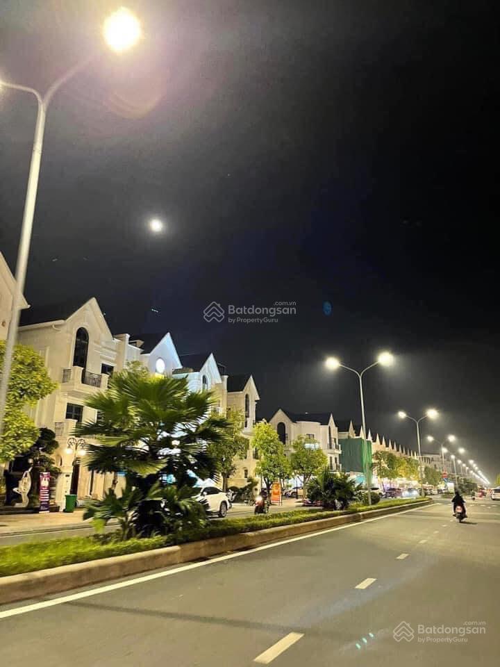 Chính chủ tìm khách thuê biệt thự vị trí cực đẹp mặt đường  vinhomes ocp1 gia lâm chỉ 20 triệu