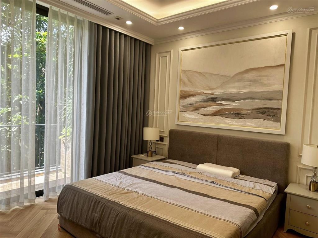 Chính chủ cho thuê gấp căn shop biệt thự 3 mặt sân vườn full đồ vừa ở + kinh doanh giá chỉ 25 triệu