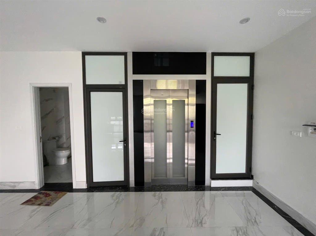 Cần tiền bán gấp căn liền kề/ shophouse, hoàn thiện 5 tầng sẵn dòng tiền giá hời 15 tỷ