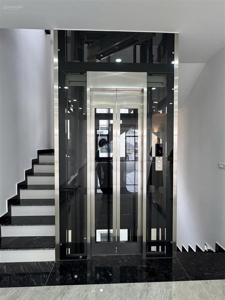 Chính chủ không qua tg  cho thuê cặp shophouse thông sàn 5 tầng  thang máy vị trí đẹp giá cực rẻ