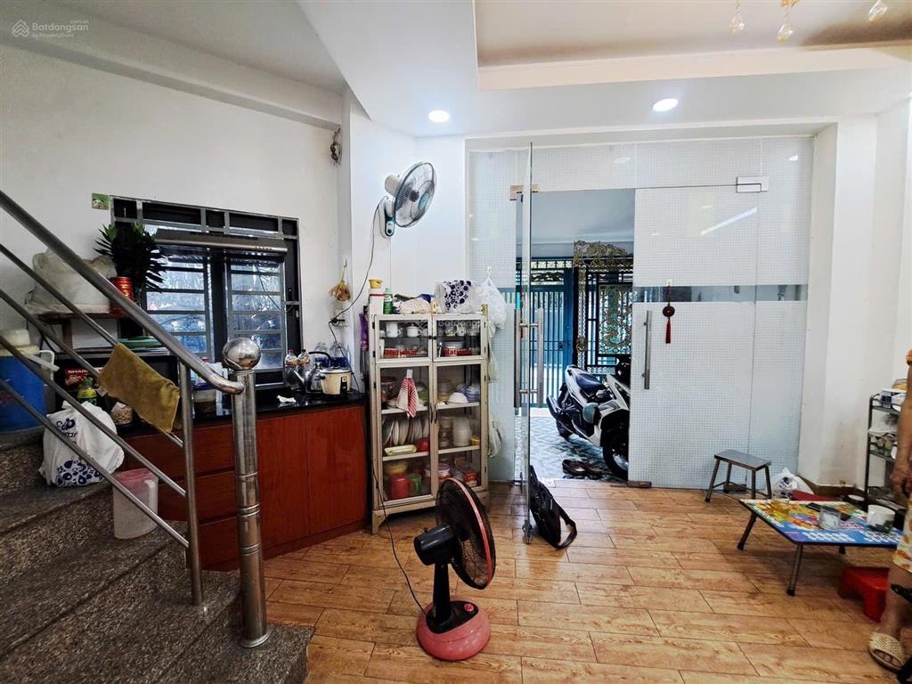 Bán nhà 3 tầng mới lương thế vinh 2pn, 3wc giá tốt 3,7 tỷ, 47m2. giá hợp lý thị trường