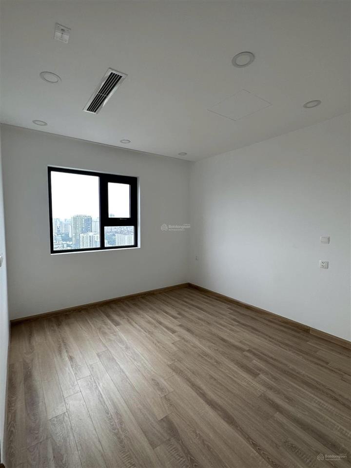 Chính chủ cho thuê hà nội paragon  86 duy tân. 88m2 2pn 2wc basic. giá 14.5 tr/th.  0822 511 ***