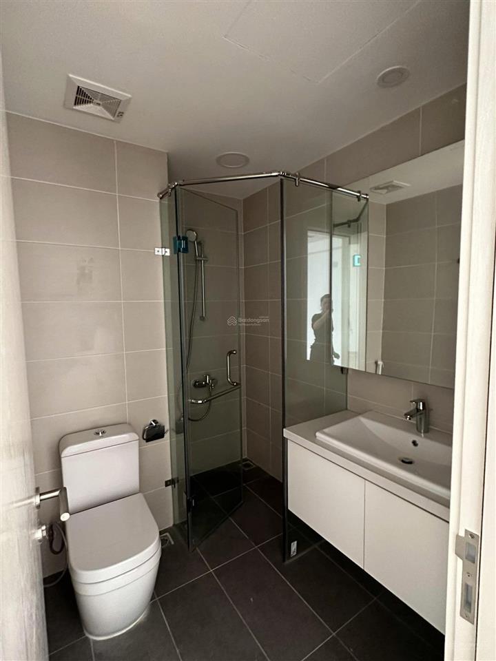 Chính chủ cho thuê hà nội paragon  86 duy tân. 88m2 2pn 2wc basic. giá 14.5 tr/th.  0822 511 ***