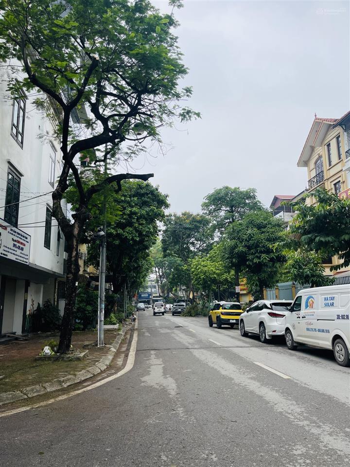 Bán biệt thự linh đàm, đường rộng, vỉa hè đá bóng, lô góc view thoáng. dt 200m2, 4 tầng, giá tốt