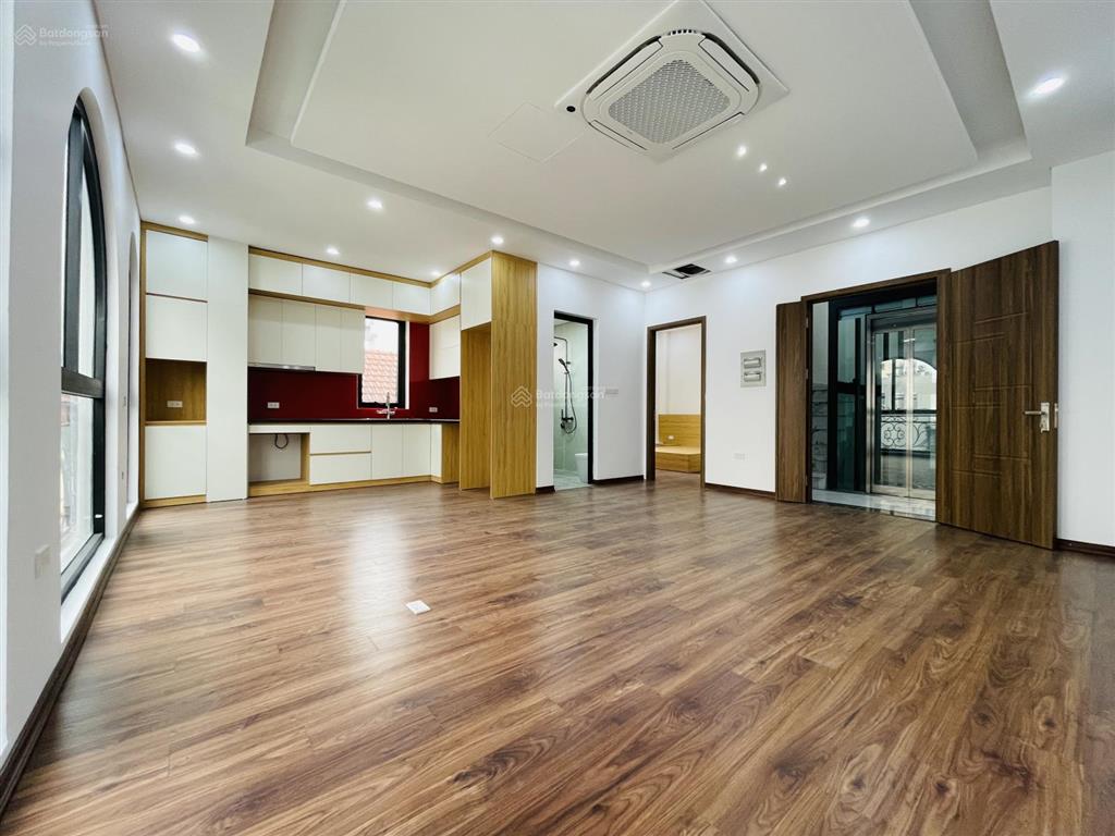 Bán nhà hoàng đạo thành, thanh xuân. diện tích 63m2, 6 tầng thang máy, ô tô tránh kinh doanh tốt